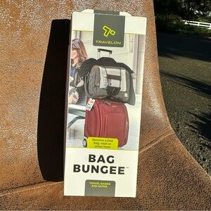 Traveling bag bungee